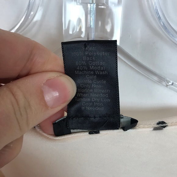 Ann Taylor cap sleeve flowy blouse - Picture 5 of 7